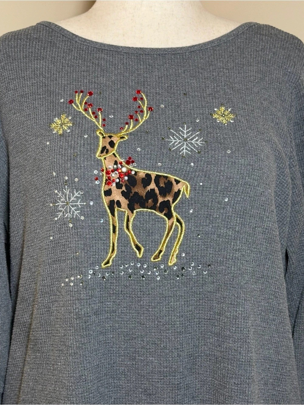 Quacker Factory Women XL Gray Reindeer Leopard Holiday Rhinestone Thermal Top